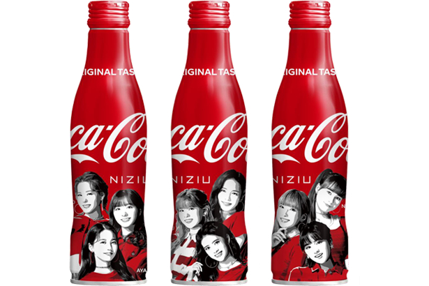 NiziUデザインの「コカ・コーラ」スリムボトル、8月2日発売 - グルメ Watch