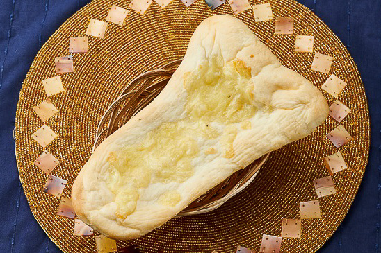 ローソンストア100、もっちり食感にチーズが香る「VLチーズナン