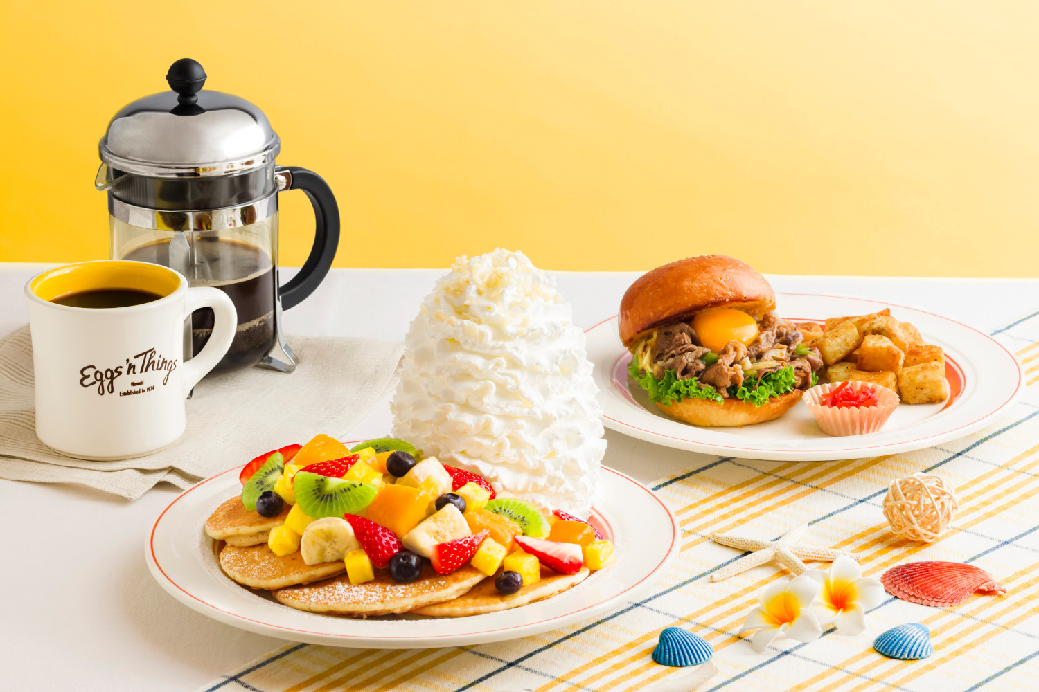Eggs'n Things、「ハウオリフルーツパンケーキ」「黒毛和牛のSUKIYAKI