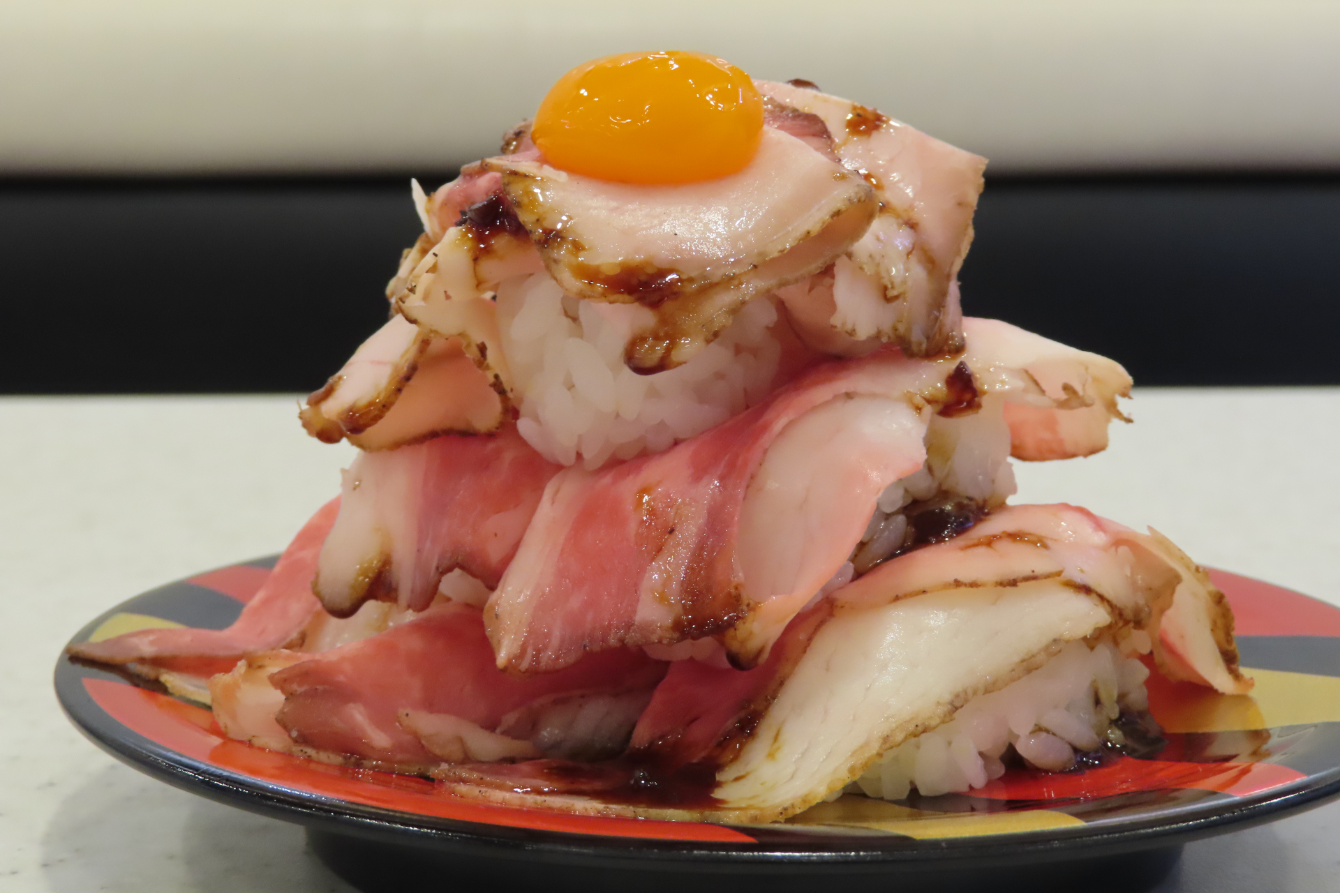 かっぱ寿司 やんちゃ企画第5弾は標高約7cmの 肉にく山タワー寿司 グルメ Watch
