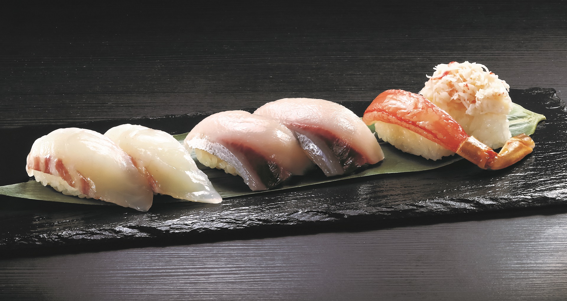 くら寿司、スマート養殖で生産された「極上ぶり」など「かにと愛媛県