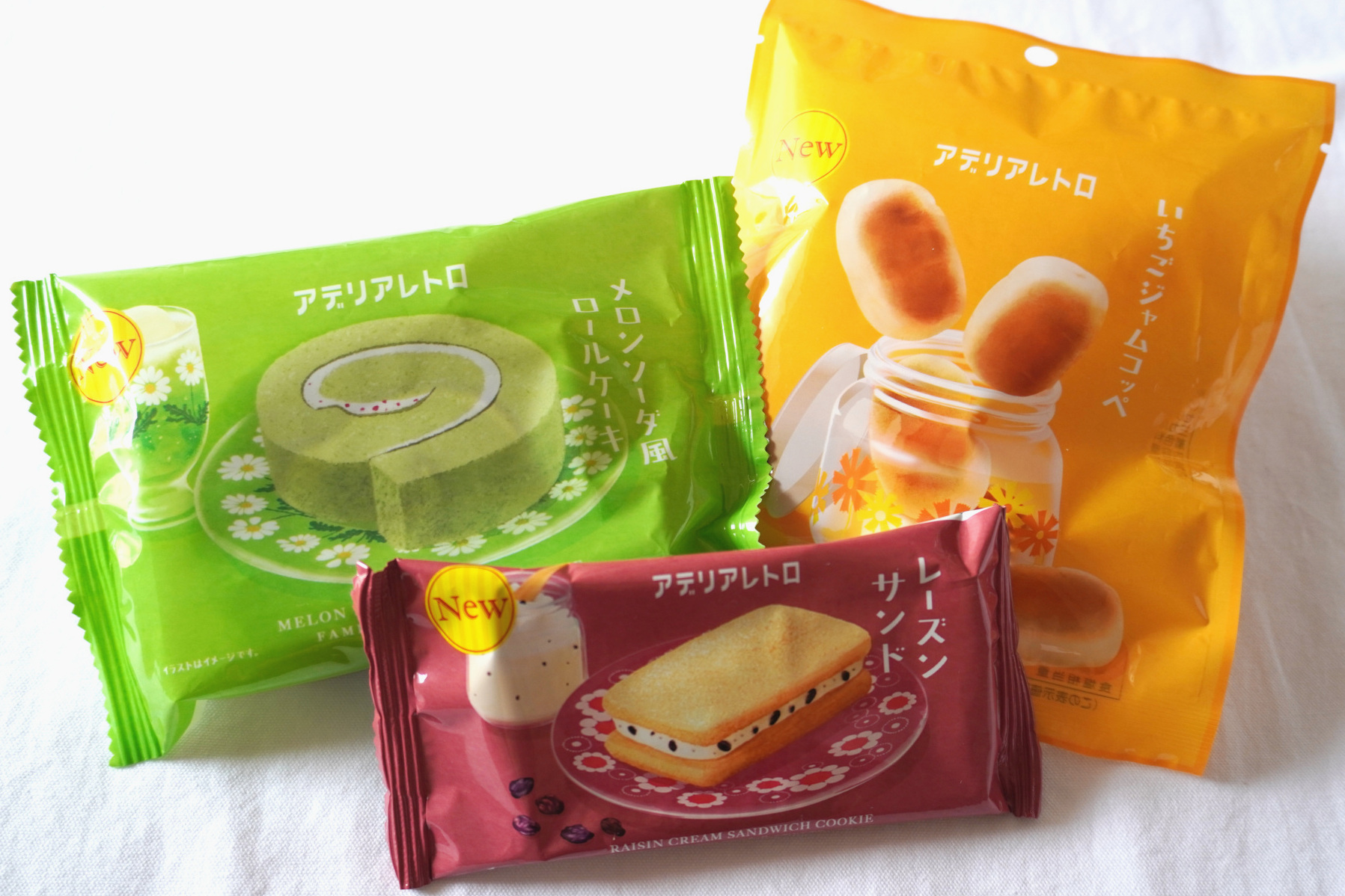 ファミマ、アデリアレトロとコラボした“昭和レトロ”な焼き菓子3種発売