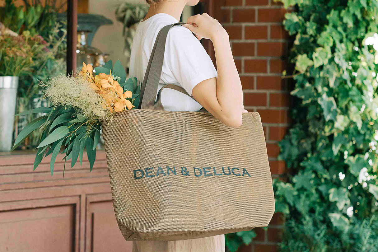 DEAN & DELUCA「メッシュトートバッグ ゴールド」発売 - グルメ Watch