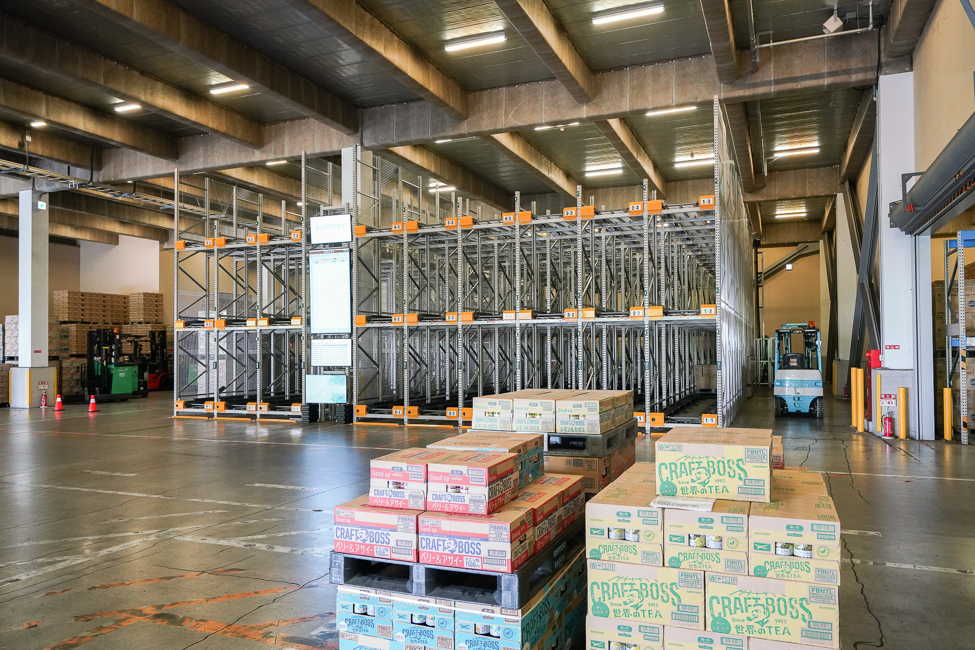 サントリーの物流センターに導入された新しい自動化設備を見てきた