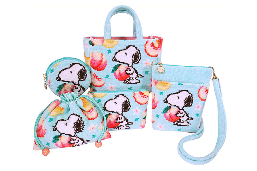 PEANUTS×フェイラー、スヌーピーとピーチの涼しげデザインなトート