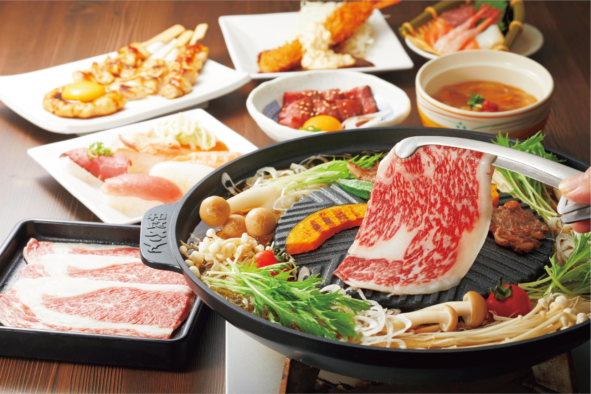 和食さと「黒毛和牛フェア」で黒毛和牛にぎり/焼牛丼が食べ放題コース