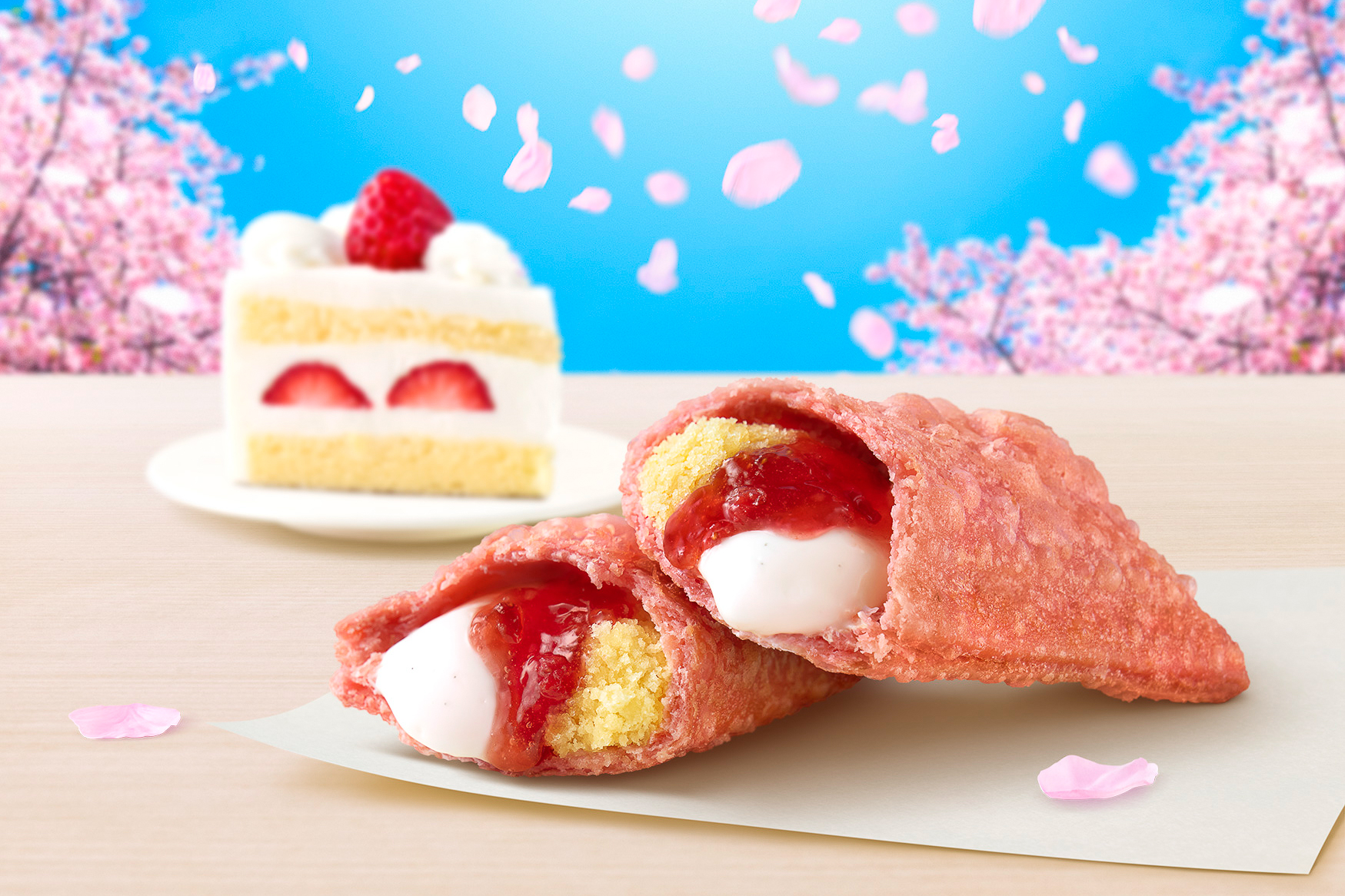 マクドナルド「いちごショートケーキパイ」発売。3層のおいしさを
