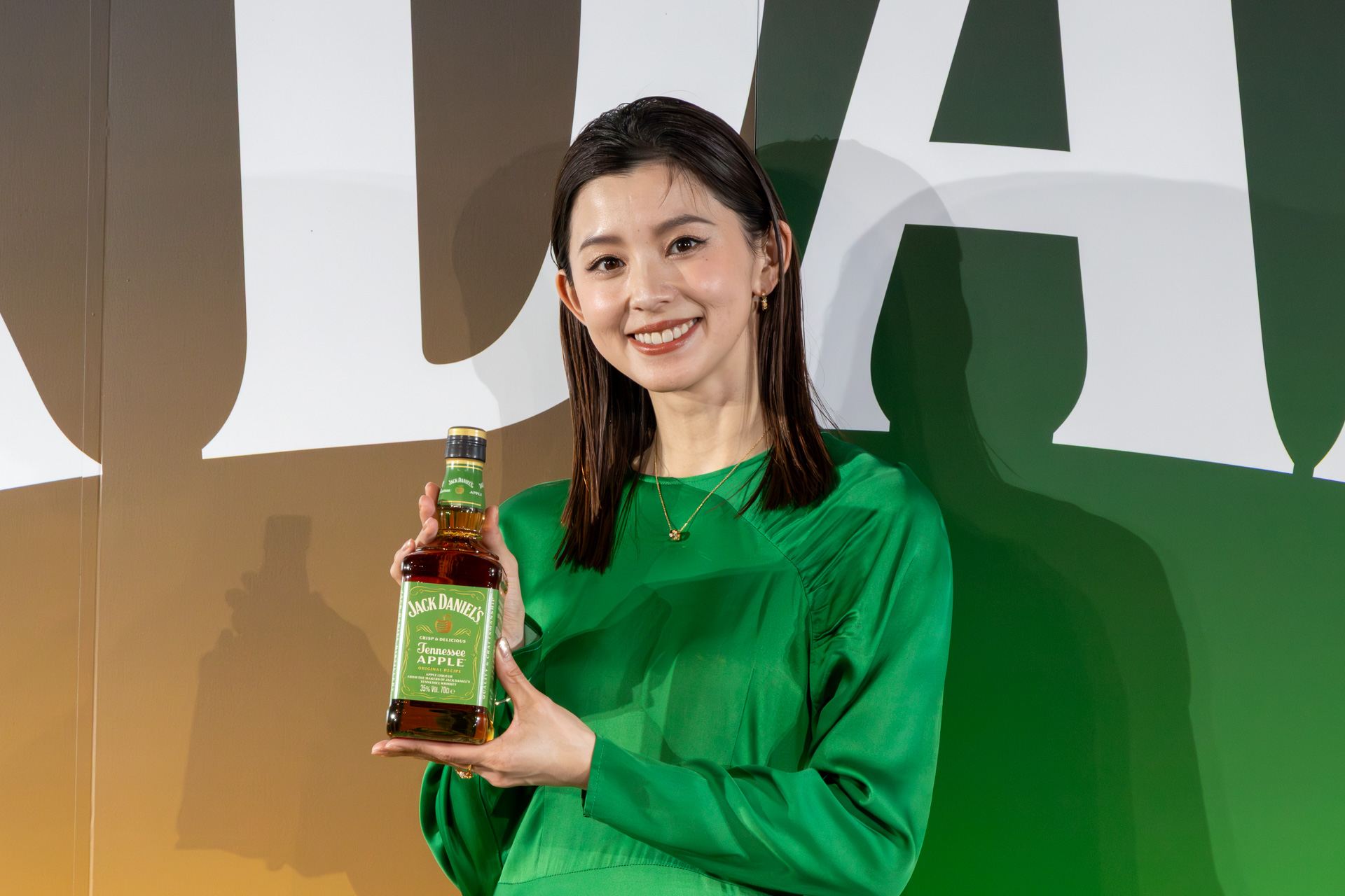 ジャックダニエル　テネシーアップル　2本セット オリジナルTシャツ1枚付き ジャックダニエル 2本 飲み比べセット