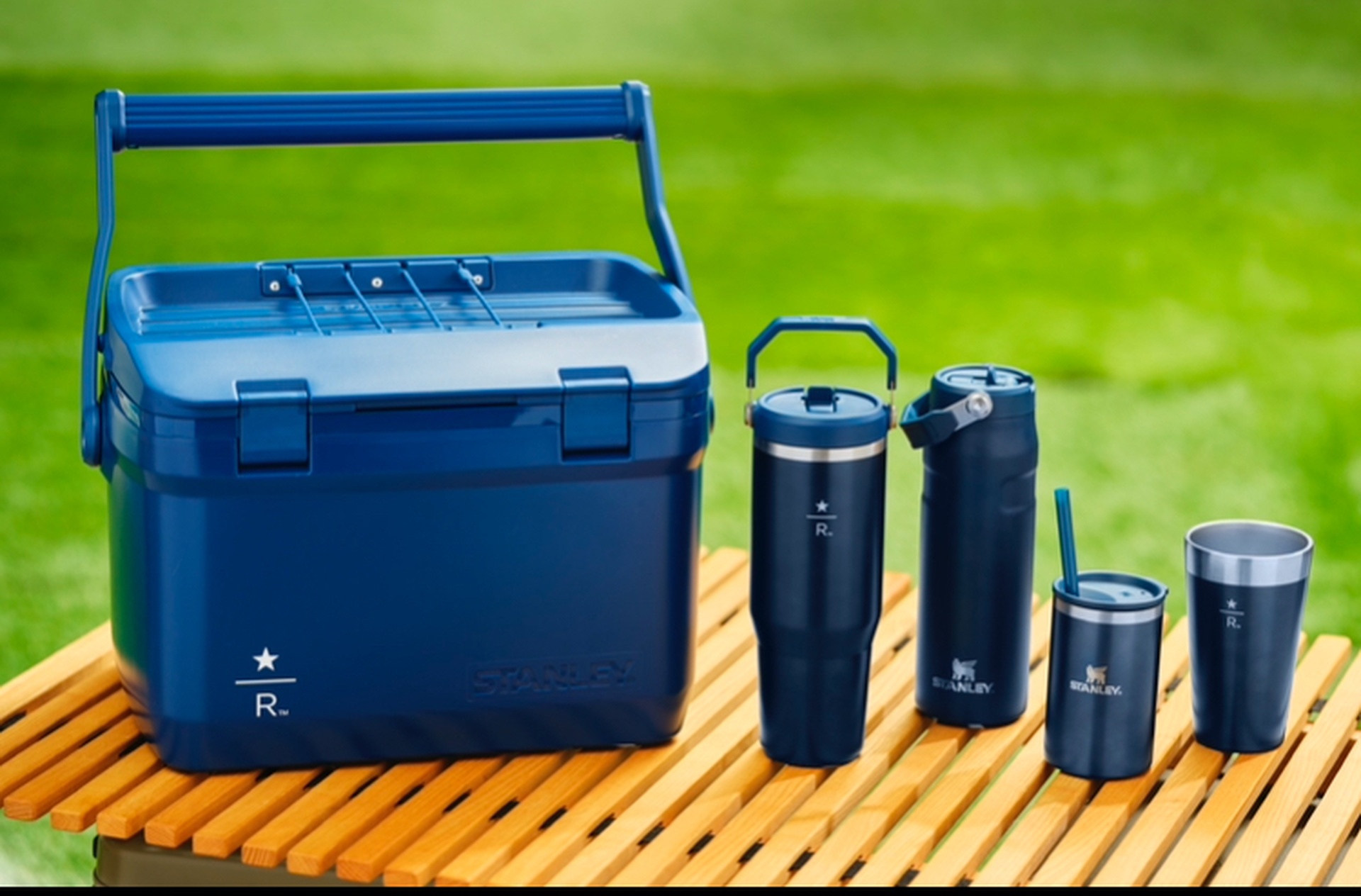 スターバックス リザーブ ロースタリー 東京、夏を彩るSTANLEYの